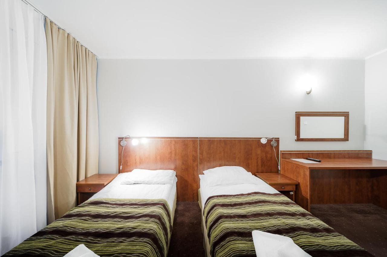 Hotel Promenada Zegrze Białobrzegi Exterior foto