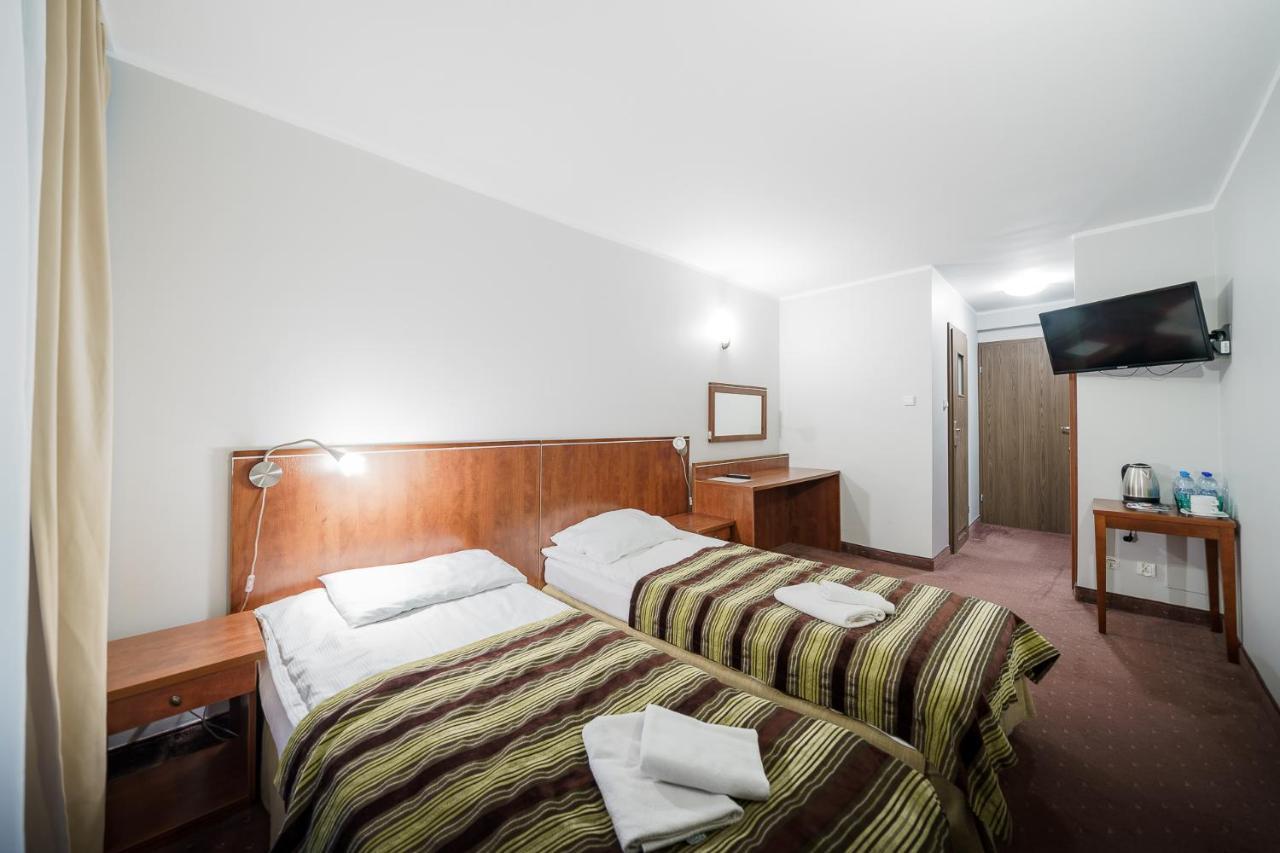 Hotel Promenada Zegrze Białobrzegi Exterior foto