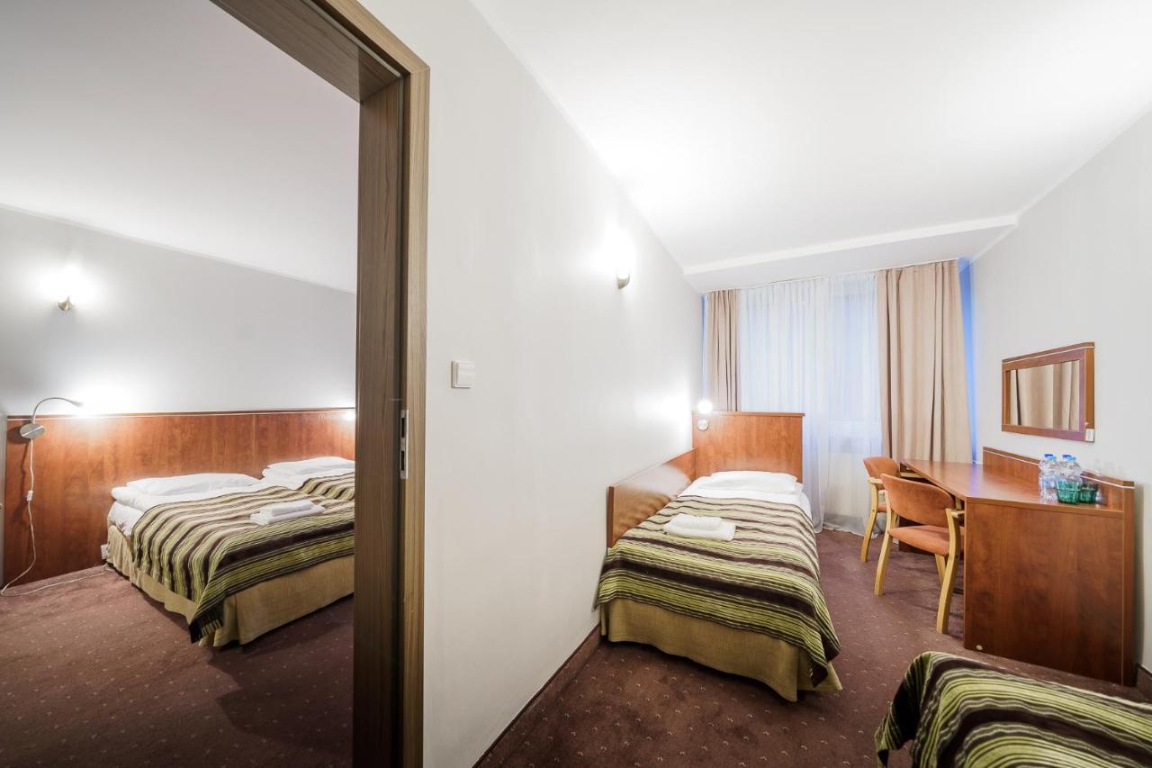 Hotel Promenada Zegrze Białobrzegi Exterior foto