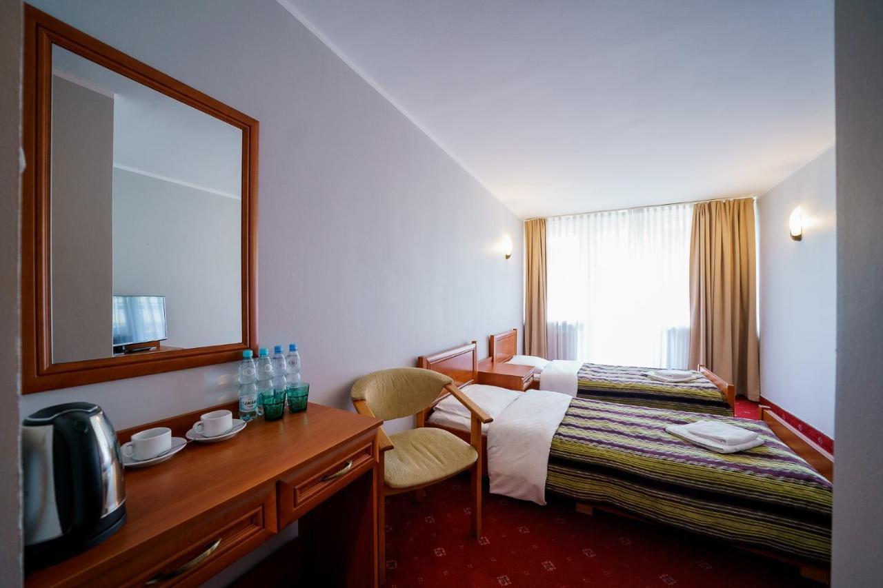 Hotel Promenada Zegrze Białobrzegi Exterior foto